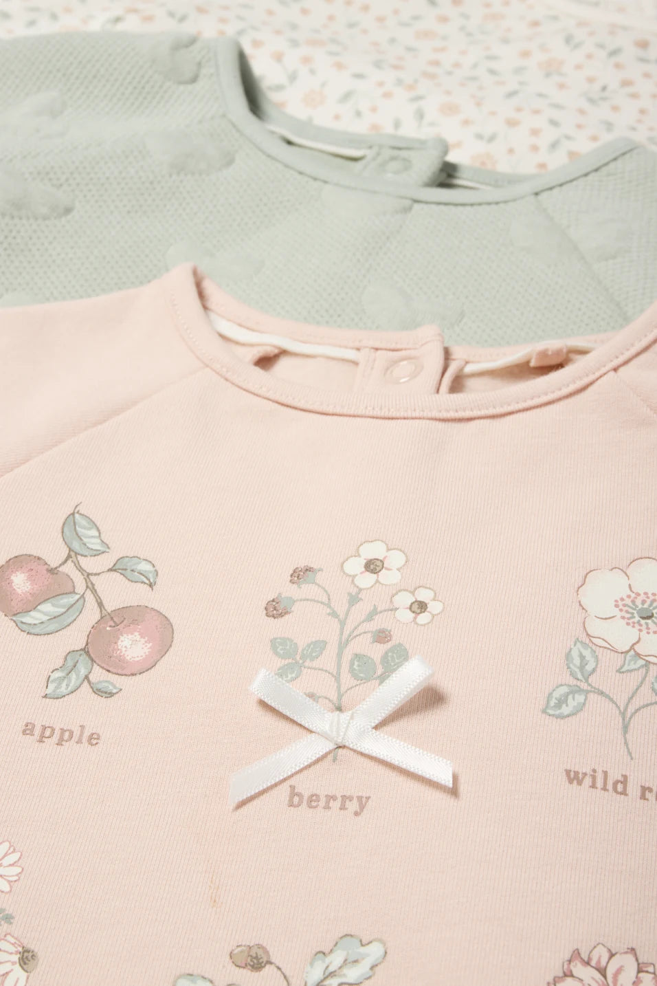 Flowers and Hearts - Pack of 3 Sweatshirt