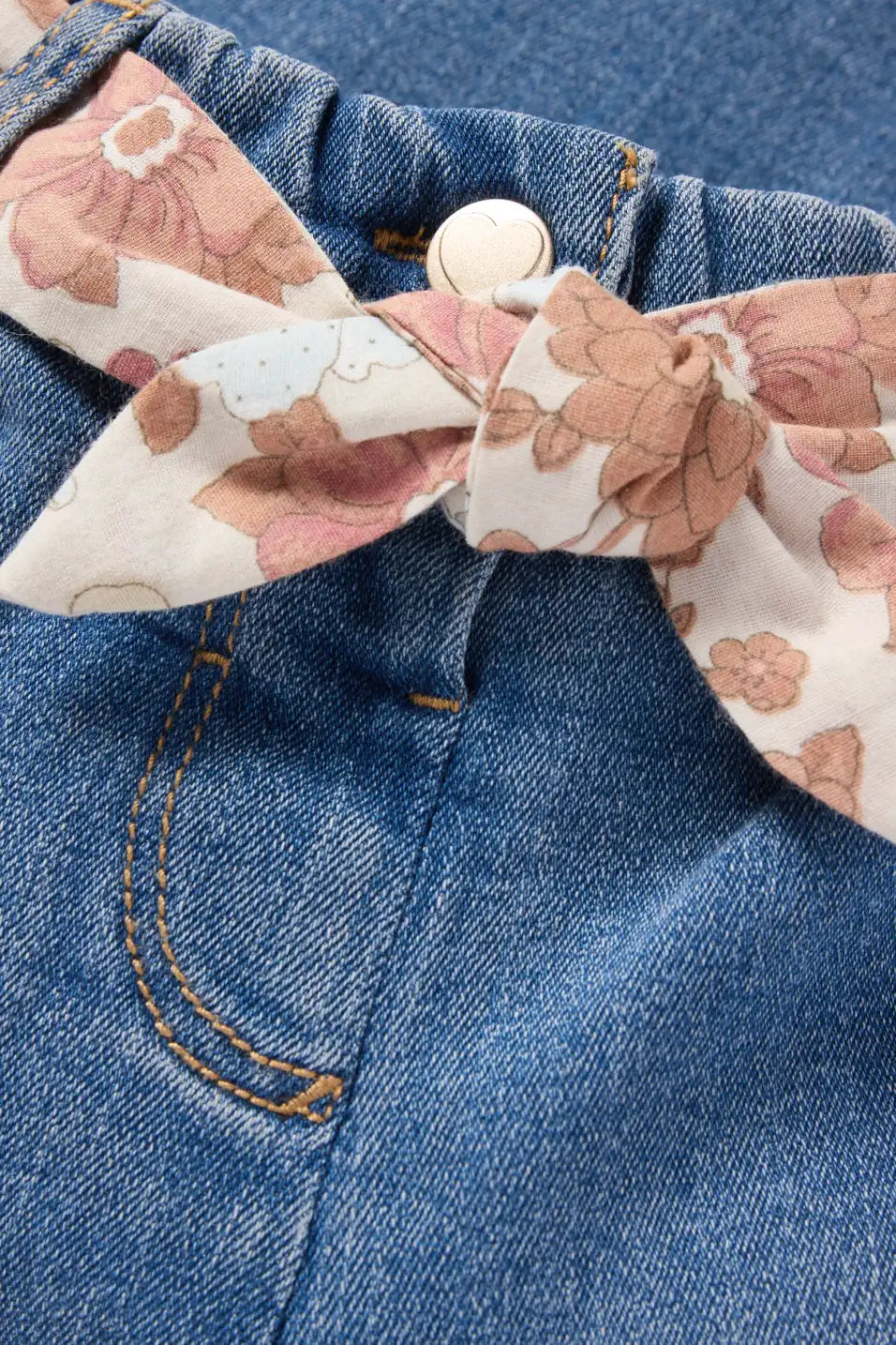 Thermojeans with tie belt