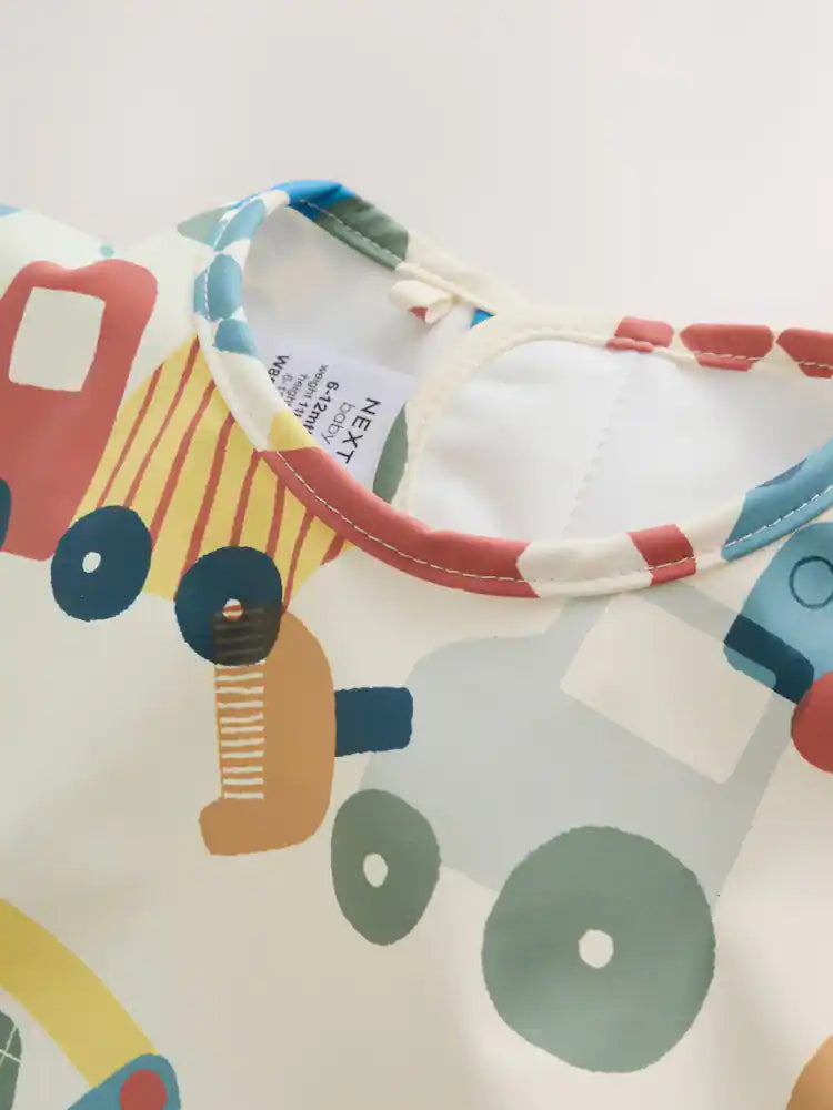 Weaning And Feeding Sleeved Bib - Blue/Red Transport