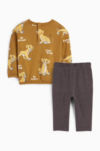 Simba outfit