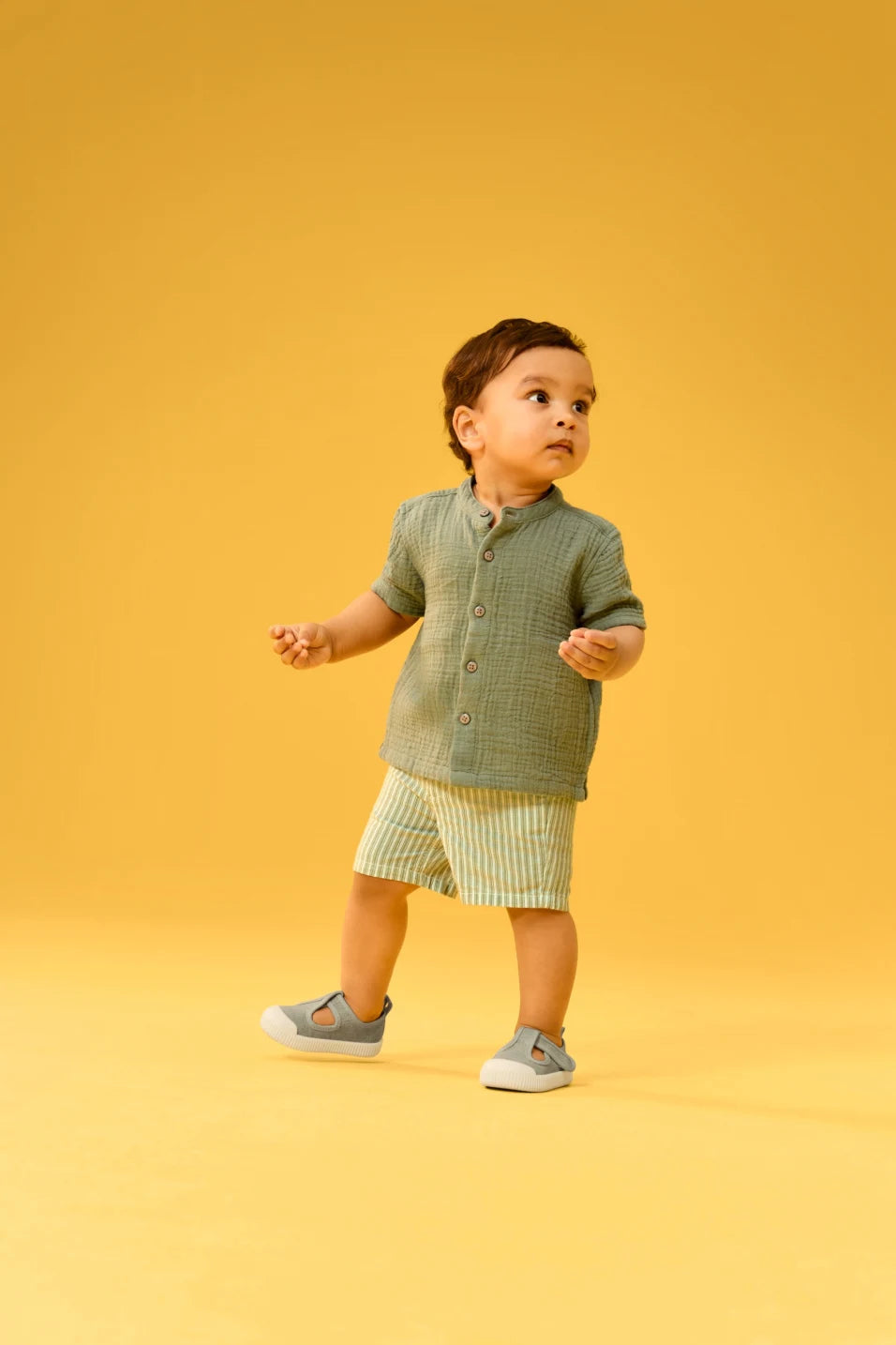 Baby outfit - shirt and shorts - Green