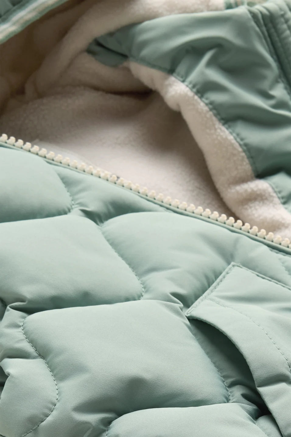 Baby quilted vest with hood - water-repellent