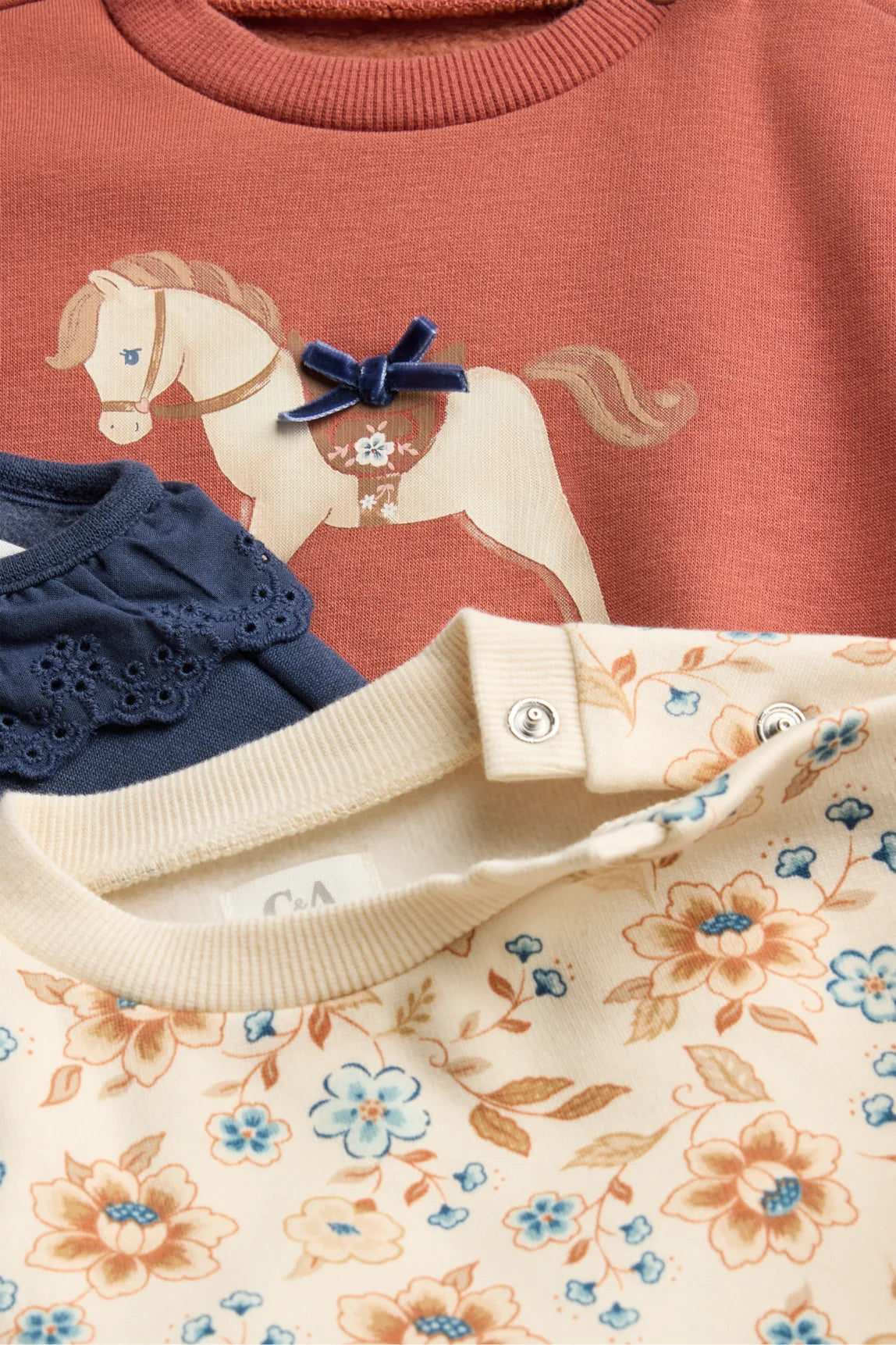 Horse and Flowers - Pack of 3 Sweatshirts