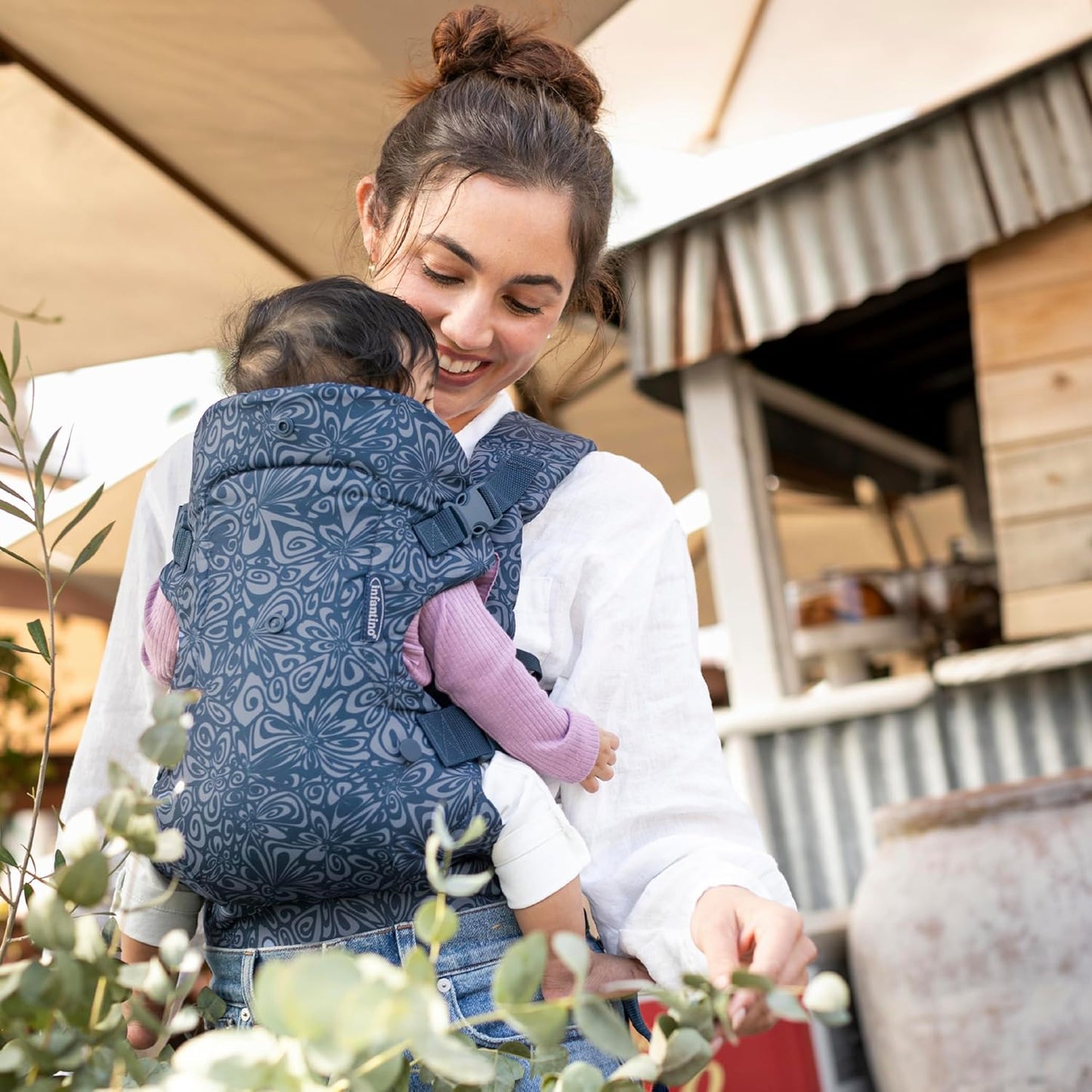 Infantino - Flip 4-in-1 Convertible Carrier - Navy Floral
