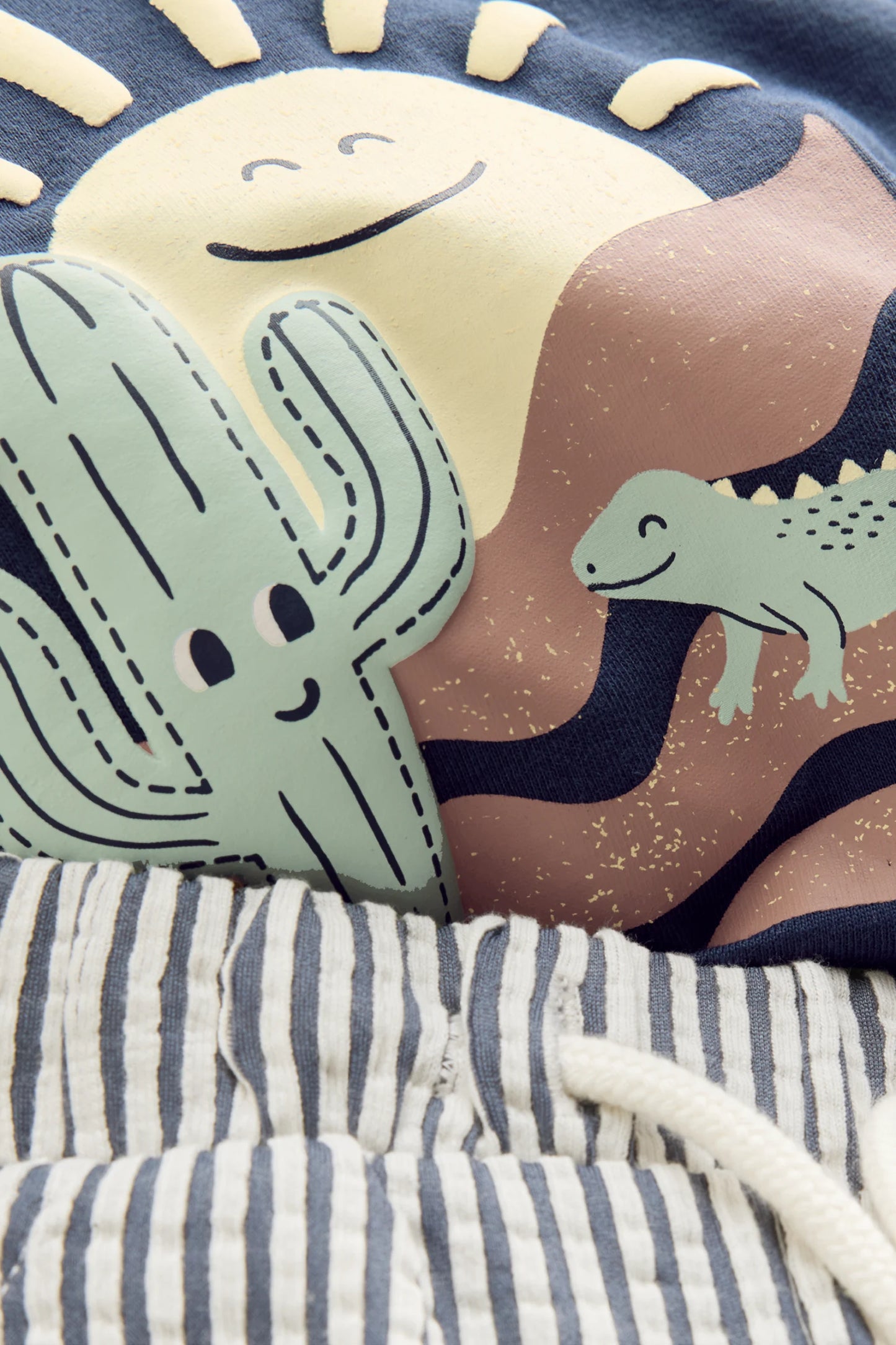 Desert - set - short sleeve T-shirt and shorts - 2 piece