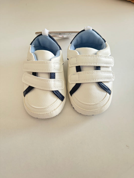 Baby soft sneakers - White & Navy